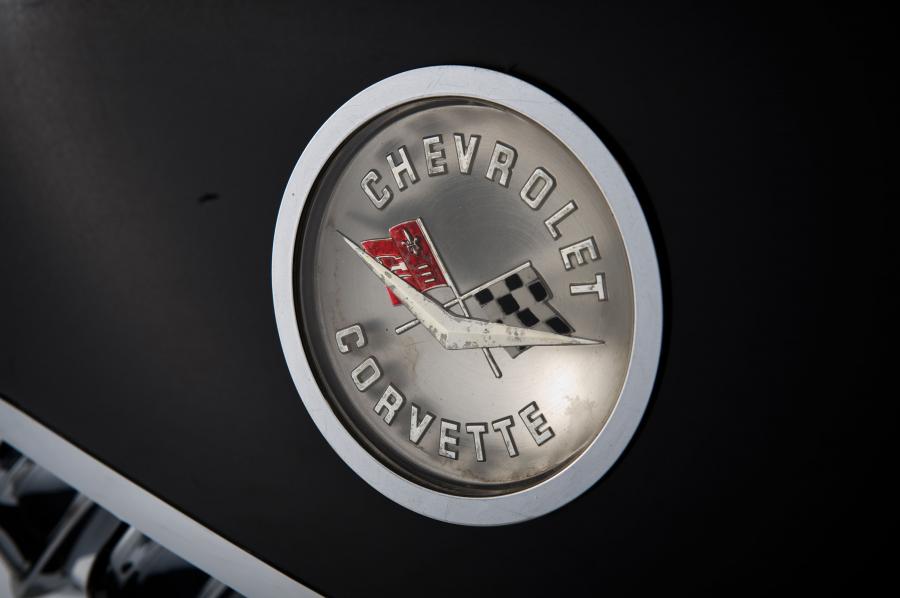  Chevrolet Corvette Fuel-Injected Convertible 1958 года  (фото 2 из 5)